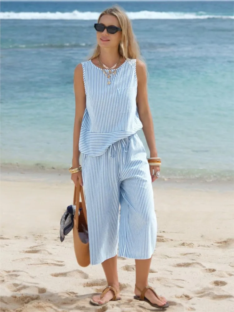 

Комплект из 2 предметов: Модный топ без рукавов с принтом в полоску и брюки-кюлоты с широкими штанинами, эластичным поясом на завязках и карманами