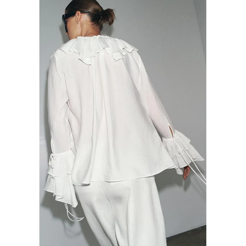 قميص نسائي صيفي بأكمام طويلة وياقة على شكل V وقصة مستقيمة مع زخارف متعددة الطبقات من الألياف المختلطة واللاصقة، مصنوع من أليا...