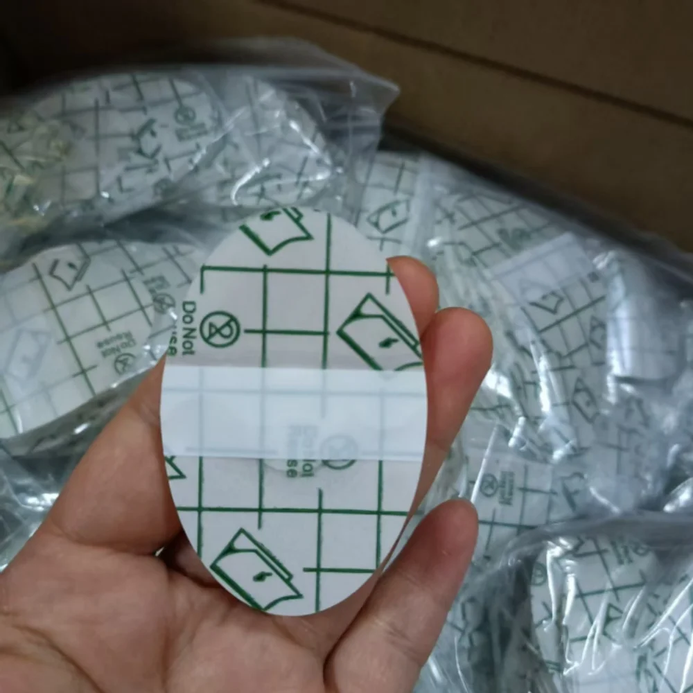 

100Pcs Disposable Waterproof Ear Stickers Ear Protector for Kids Adults Swimming Cover Plastic Ear Paste Swimming Cover Caps