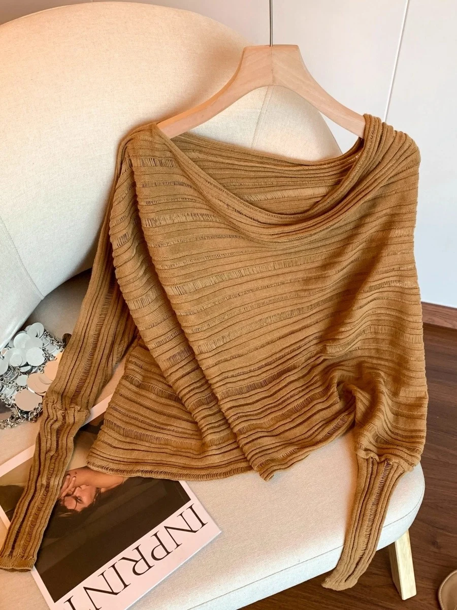 

Ранняя осень, корейский вязаный свитер на одно плечо, женский свободный свитер маленького размера, универсальная длинная футболка-свек, топ