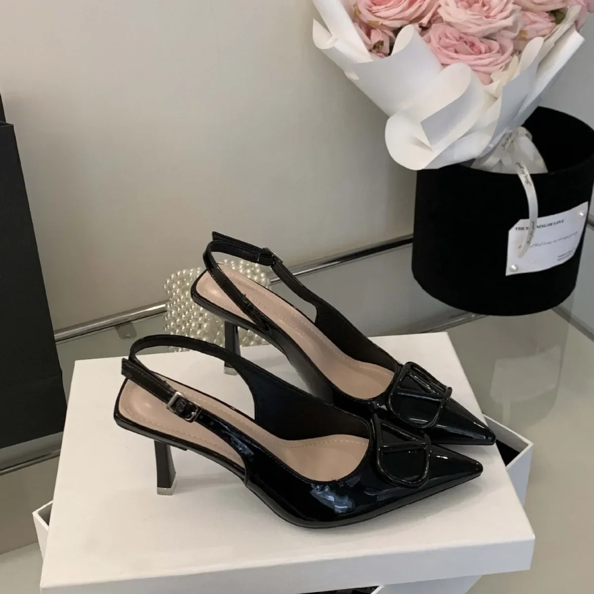 مثير الفرنسية أشار تو الكعب العالي 1127-26 فولت مشبك كل مباراة التفاف رئيس الصنادل الربيع الصيف بولي Leather الجلود المواد الداخلية الاصطناعية