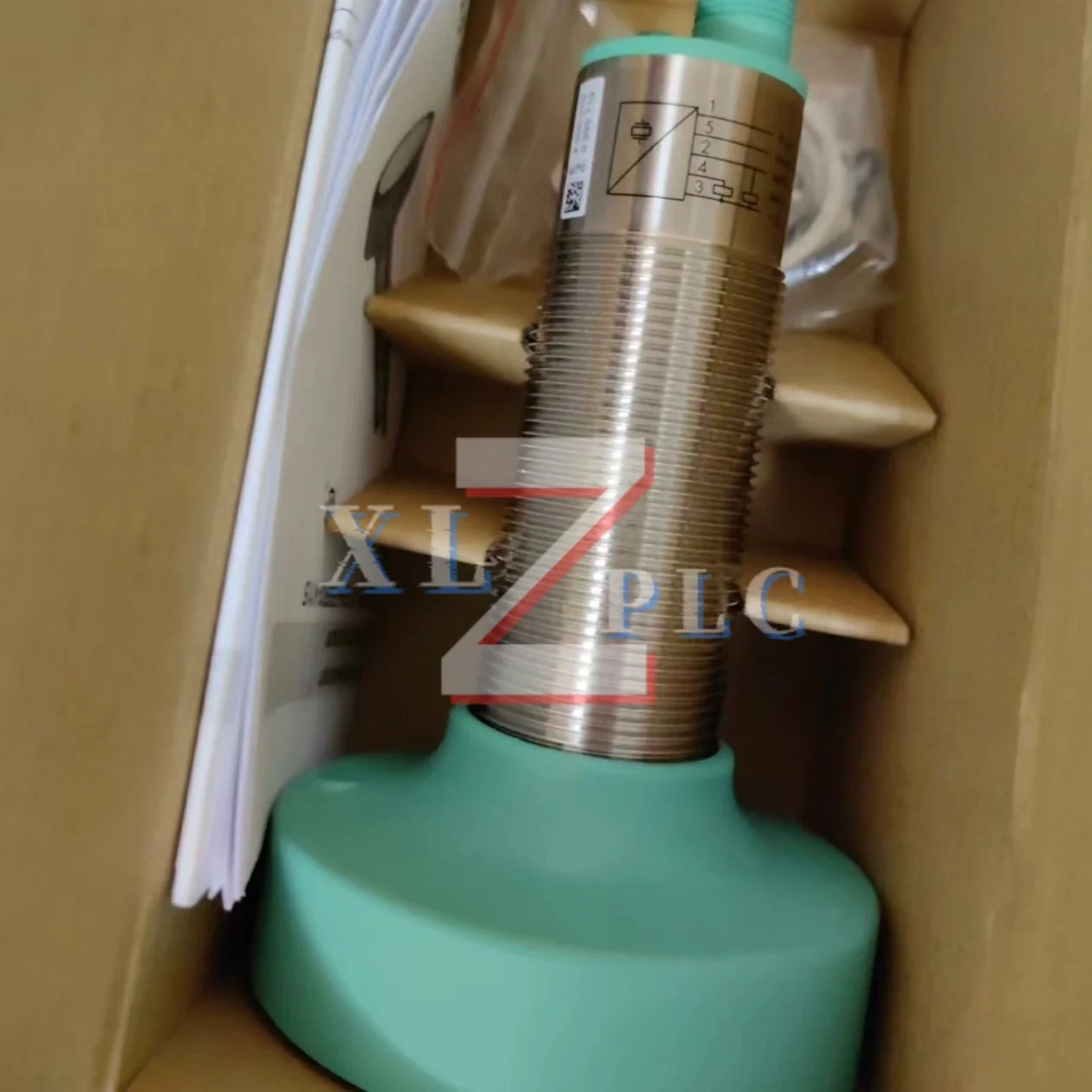 جديد في المخزون UC6000-30GM-E6R2-V15 UC6000-30GM-IUR2-V15 مستشعر بالموجات فوق الصوتية