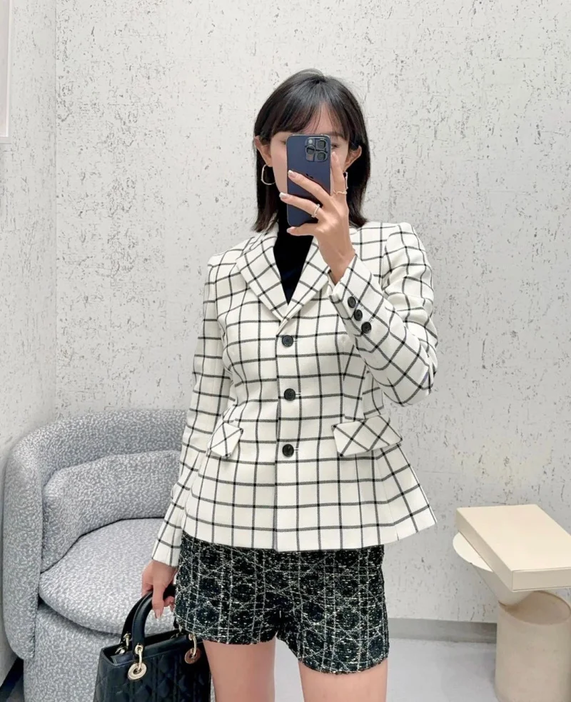 2024 Autumn/Winter New Women's Suit Jacket Fashionable and Exquisite Commuting Style, Waist cinching and slimming jacket