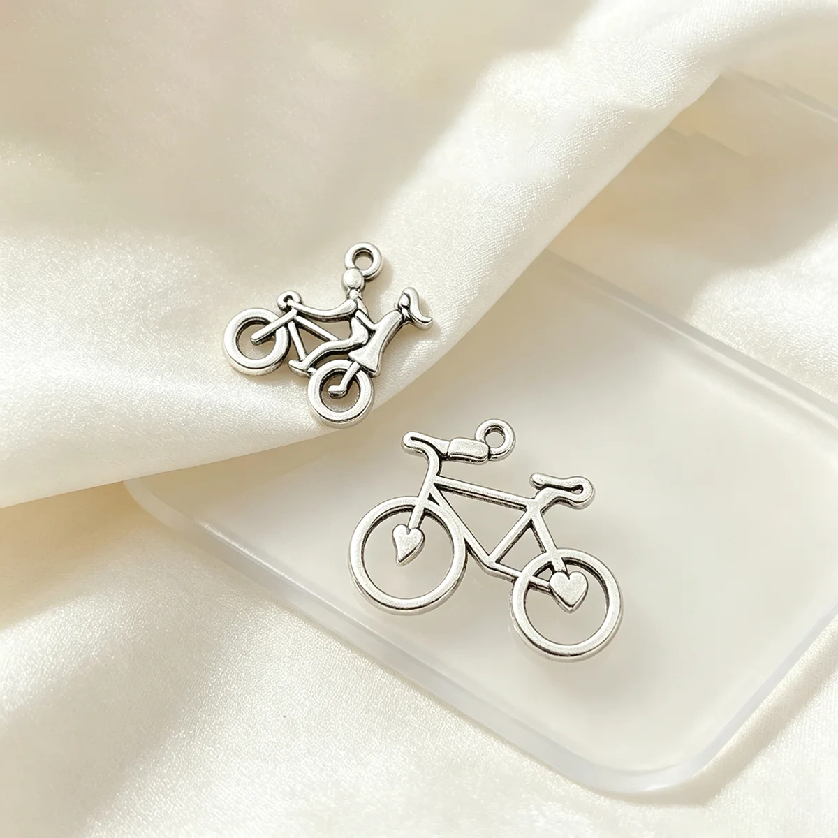 14-Piece Set of Bicycle DIY Handmade Accessories, Featuring Two Hollow-Out Designs: a Heart-Shaped Bike and a Two-Person Cycling Bike, Suitable for DIY Bracelets, Necklaces, Earrings, Pendants, and Handmade Beaded Decoration Accessories