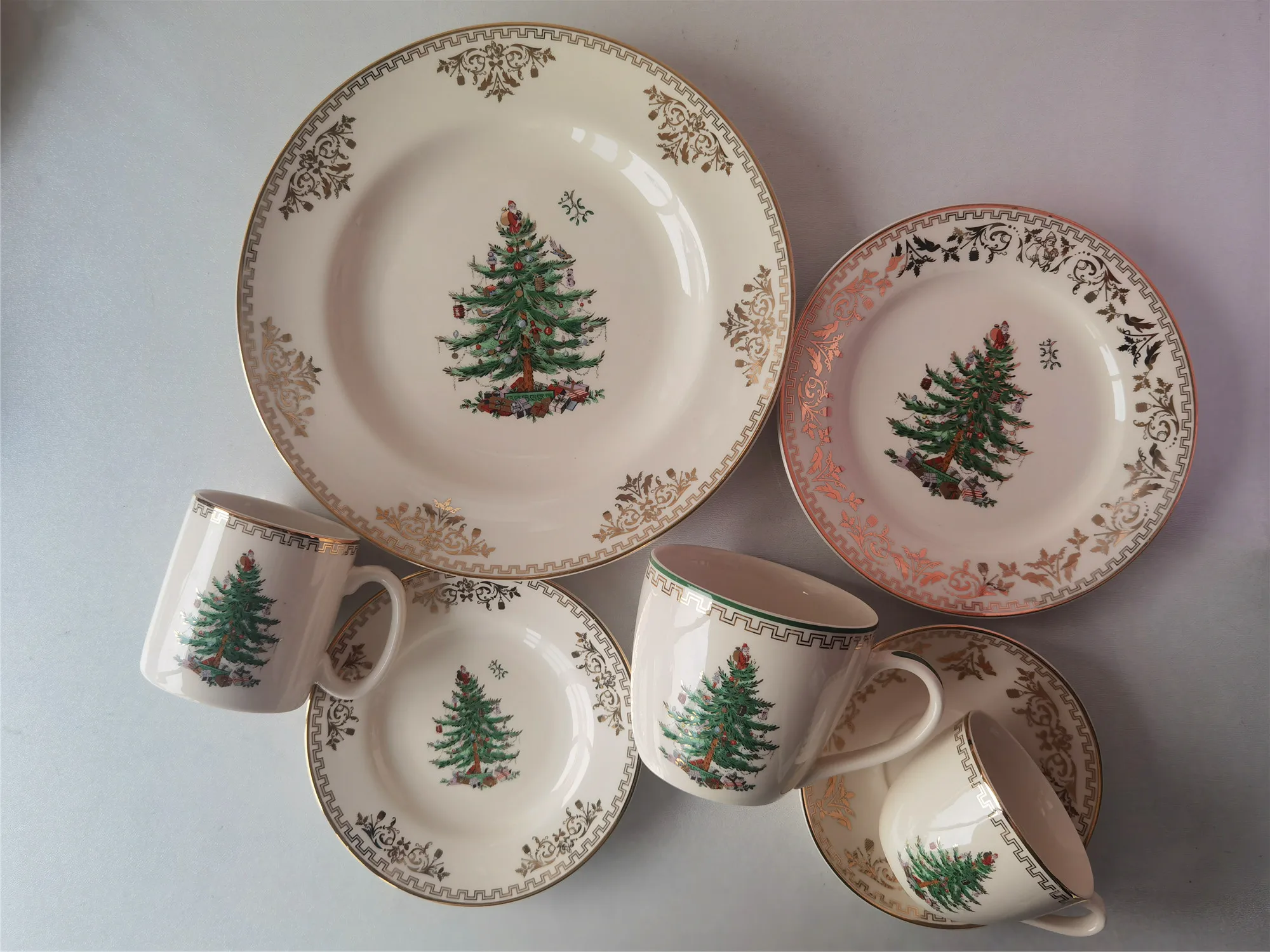 

Golden Flower Christmas Plate Medium Plate Small Kit Coffee Set Mug