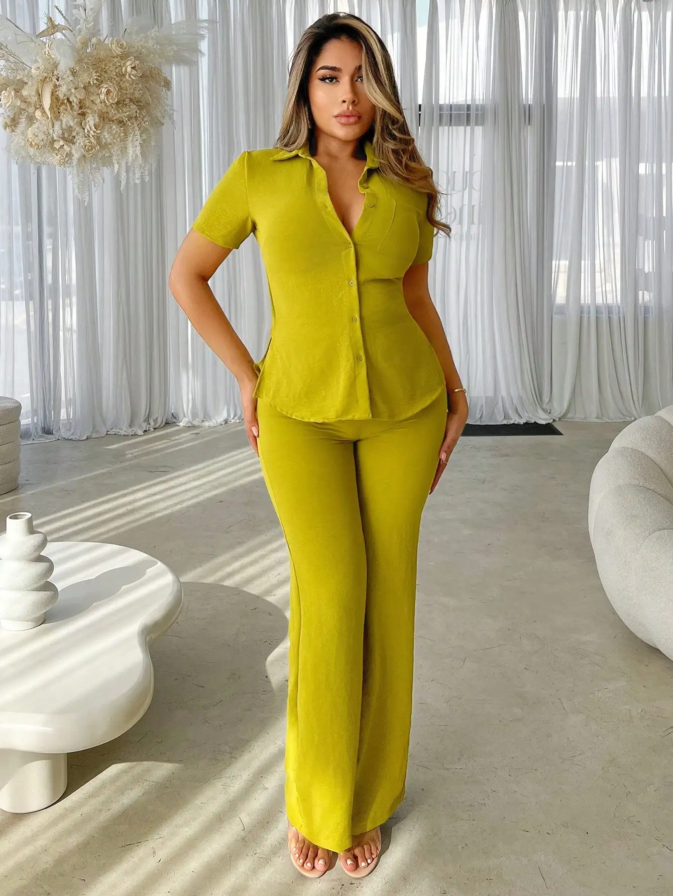 라임 그린 여성용 버튼업 셔츠 & 플레어 팬츠 투피스 세트 (오피스 또는 캐주얼 착용)