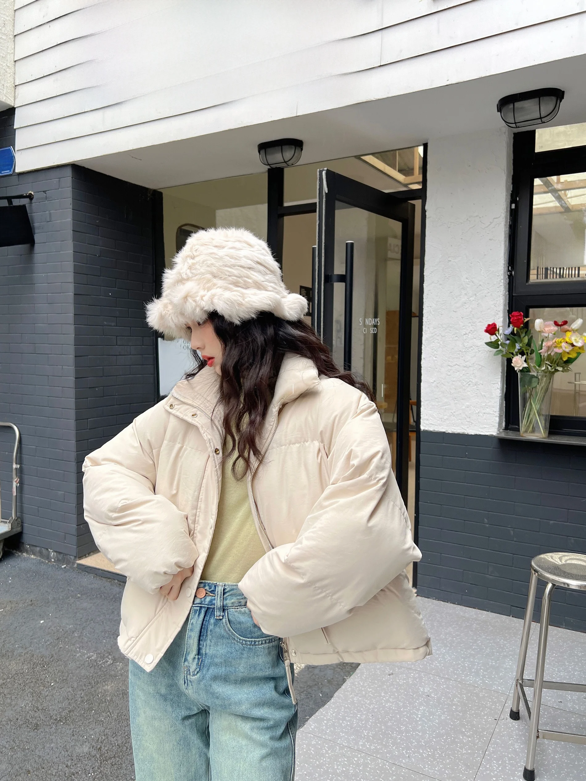 

Теплая хлопковая куртка женская свободного кроя, зимняя верхняя одежда в корейском стиле, бежевого цвета, для повседневной носки, простой и модный дизайн