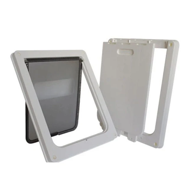 

Маленькая дверь с автоматическим замком для собак