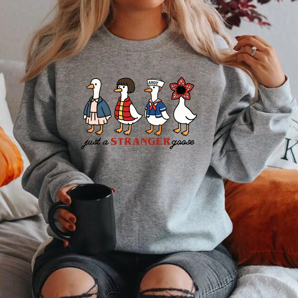 Felpa Just A Stranger Goose Divertente maglione parodia d'oca Felpa girocollo unisex a maniche lunghe Felpe con cappuccio grafiche serie TV