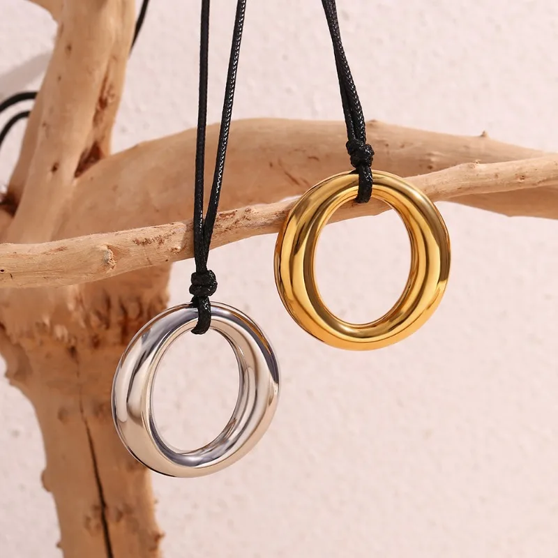 Modern Jewelry European and American Design Metal Circle Pendant Necklace For Women 2024 Trend New Simply Style Accessories