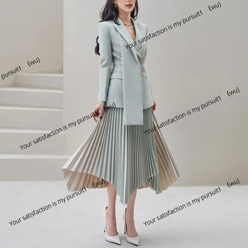 

Повседневный двубортный пиджак с длинными рукавами контрастного цвета, нерегулярная плиссированная юбка, весенне-осенний модный женский костюм