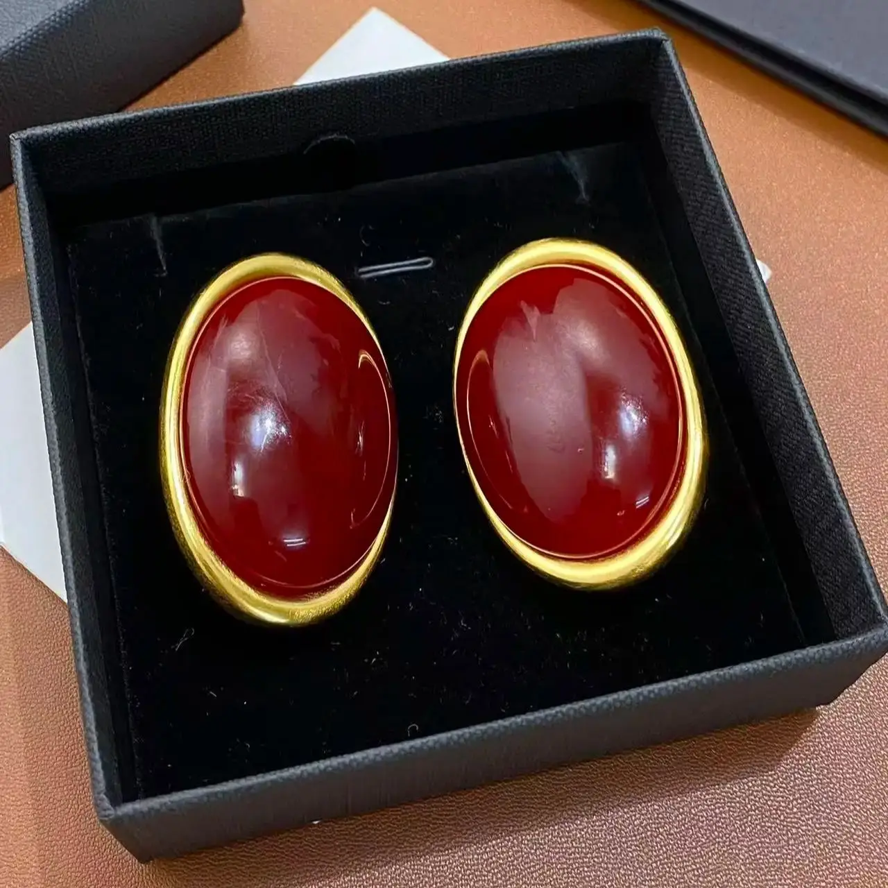 

Europe Designer Brand Top Quality Red Oval Large Earring Ear Clip Women Luxury Vintage Jewelry Trend
