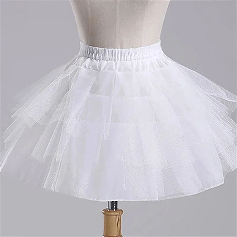 Novo design de primavera branco preto curto anáguas mulheres uma linha 3 camadas underskirt para casamento noiva