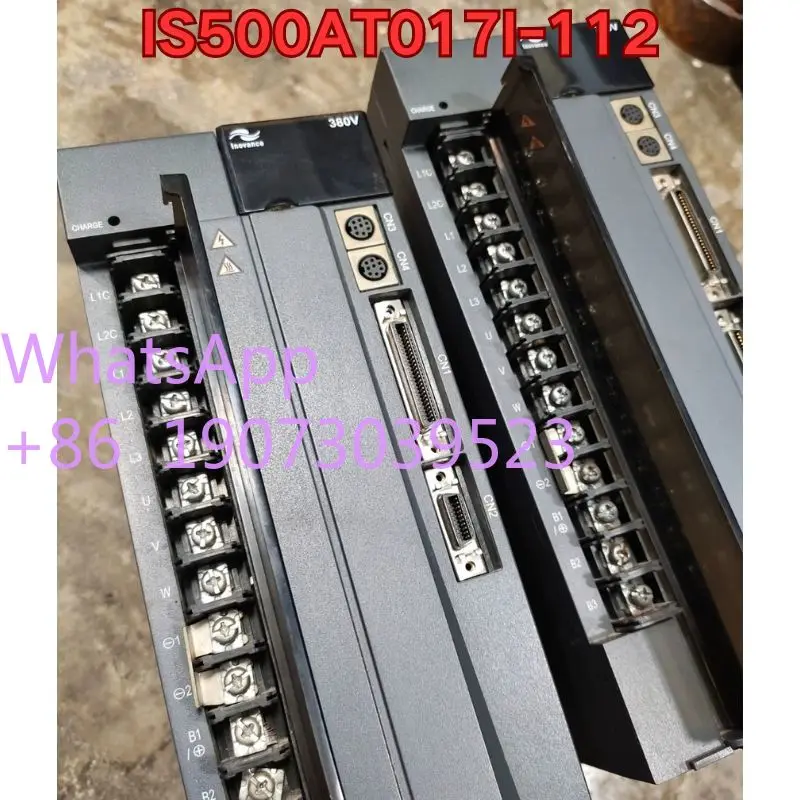 Gebrauchter Servoantrieb IS500AT017I-112 in gutem Betriebszustand
