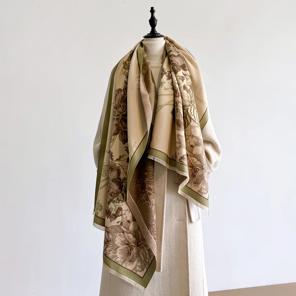 Brand Fashion Winter-Kaschmirschal für Damen – Pashmina-Schal mit Blumenmuster und Quasten, dicker, warmer Wickel- und Poncho – Detail 9