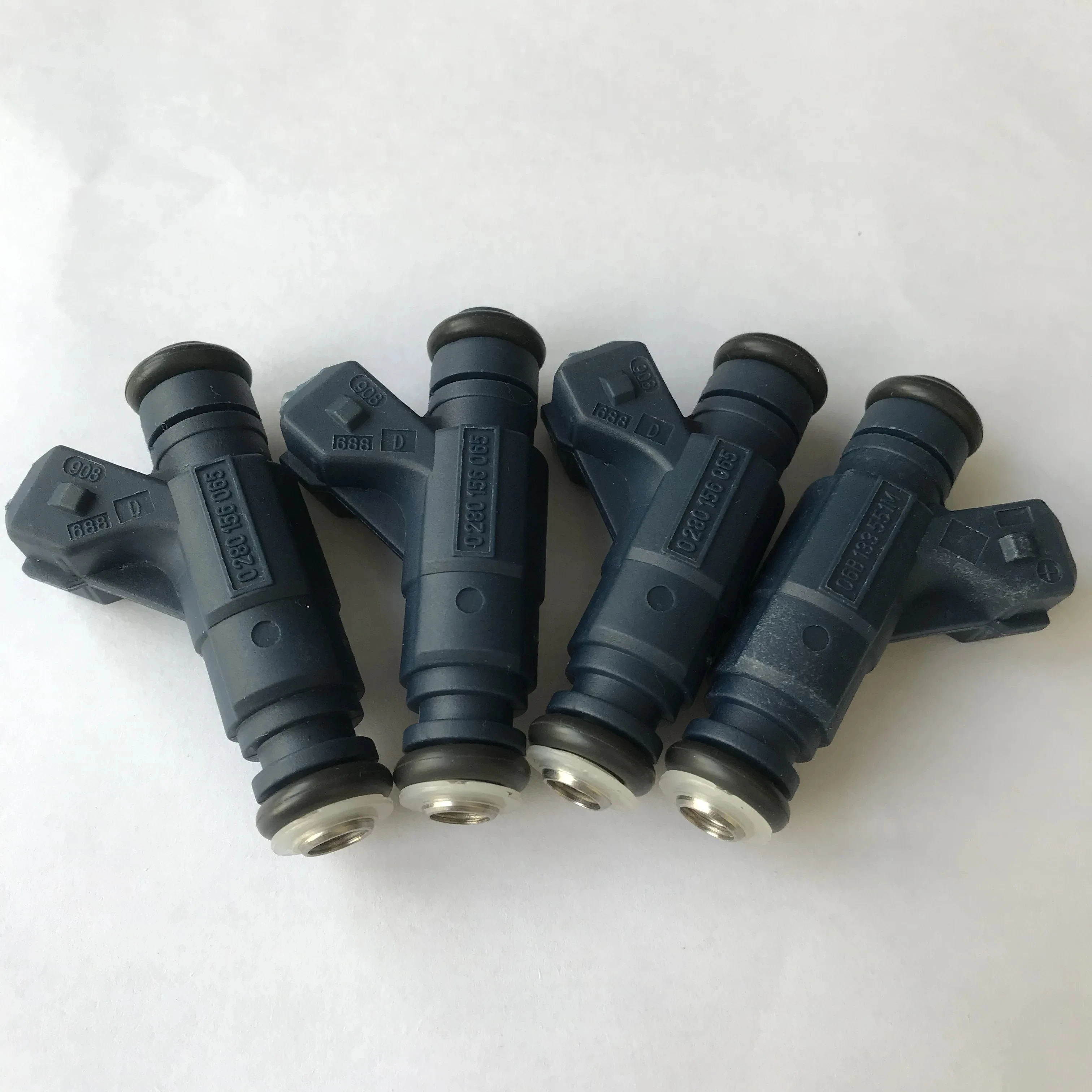 

4PCS Fuel Injector For 2001-2005 Volkswagen Passat Audi A4 Quattro 1.8L