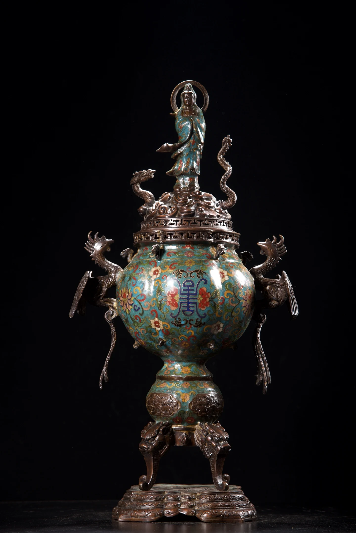 

Старинная бронзовая подставка для кадила с эмалью в технике клоизонь, с изображением Будды Гуаньинь, фениксов и трехногого стояка, для молитвенного зала, для дома