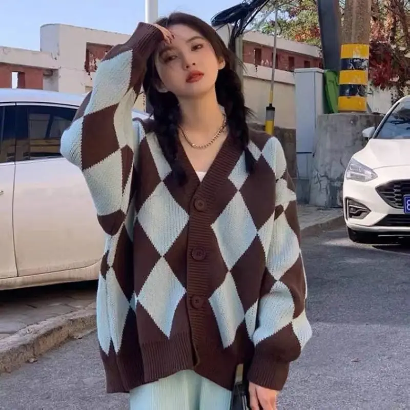 Autumn/Winter Vintage Elegant Lingge Sweater New Fashion Loose Outerwear Slouchy V-neck Knitted Cardigan Top Coat For Women