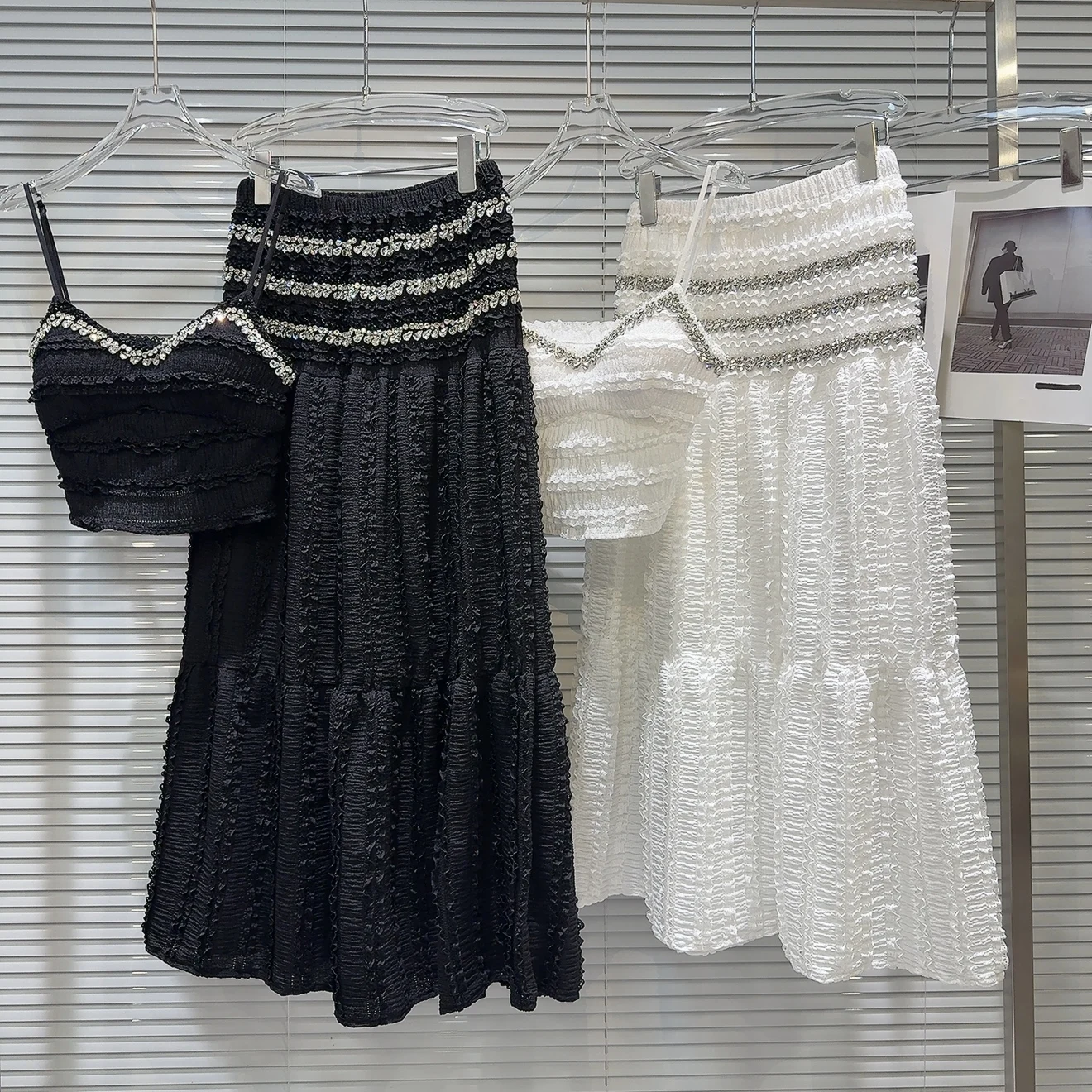 

Summer 2026 Trendy Ribbed Diamond Vest And Skirt Set Elegant Ladylike Pleated Strap Long Dress Suit Short Sleeve round Neck