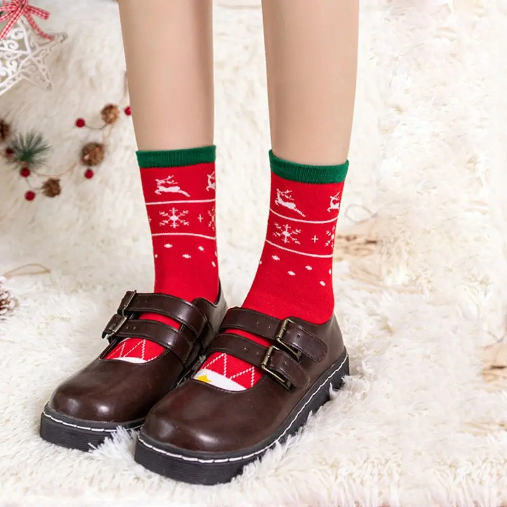 Kaus kaki Natal salju nyaman kaus kaki Santa Claus dipertebal kaus kaki tabung tengah kaus kaki kru kartun wanita