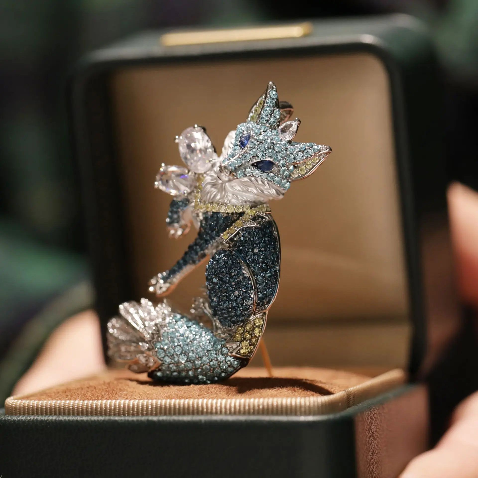 Anime Badge Jewelry Luxury Fox Brooch Pendant Colorful Gemstone Exhibition High End Collectible Accessory for Women Gift