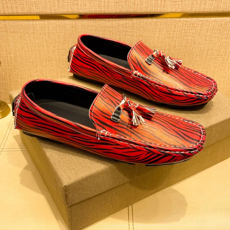 Men's Textured Stripe Pattern Tassel-Accent Loafers, Men's Smart Casual Slip-On Footwear, Men's Rugged Base Shockproof Footwear