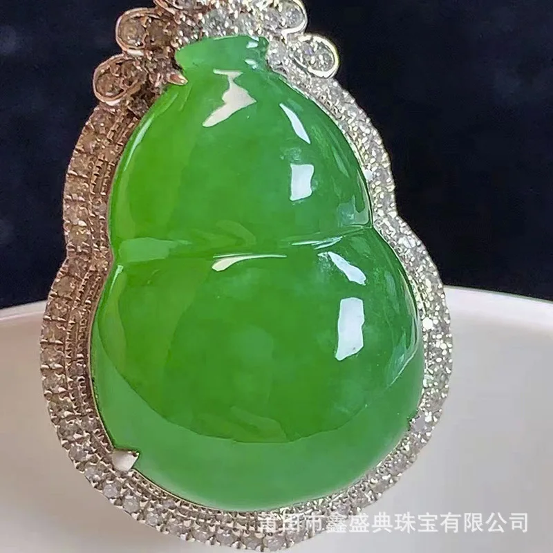 Live Broadcast Supply Wholesale Myanmar Natural Emerald Pendant a Goods 18K Green Gourd Jade Jewelry with Certificate