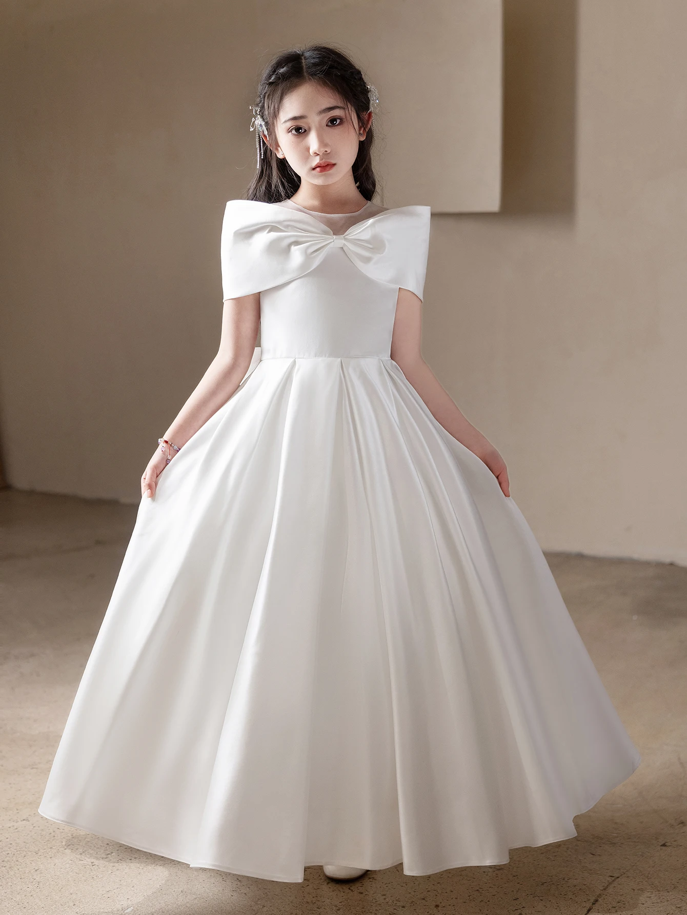 

A High-end Elegant White Long Dress Large Bow Designed for Teenagers Formal Occasions Birthday Party or Weddings