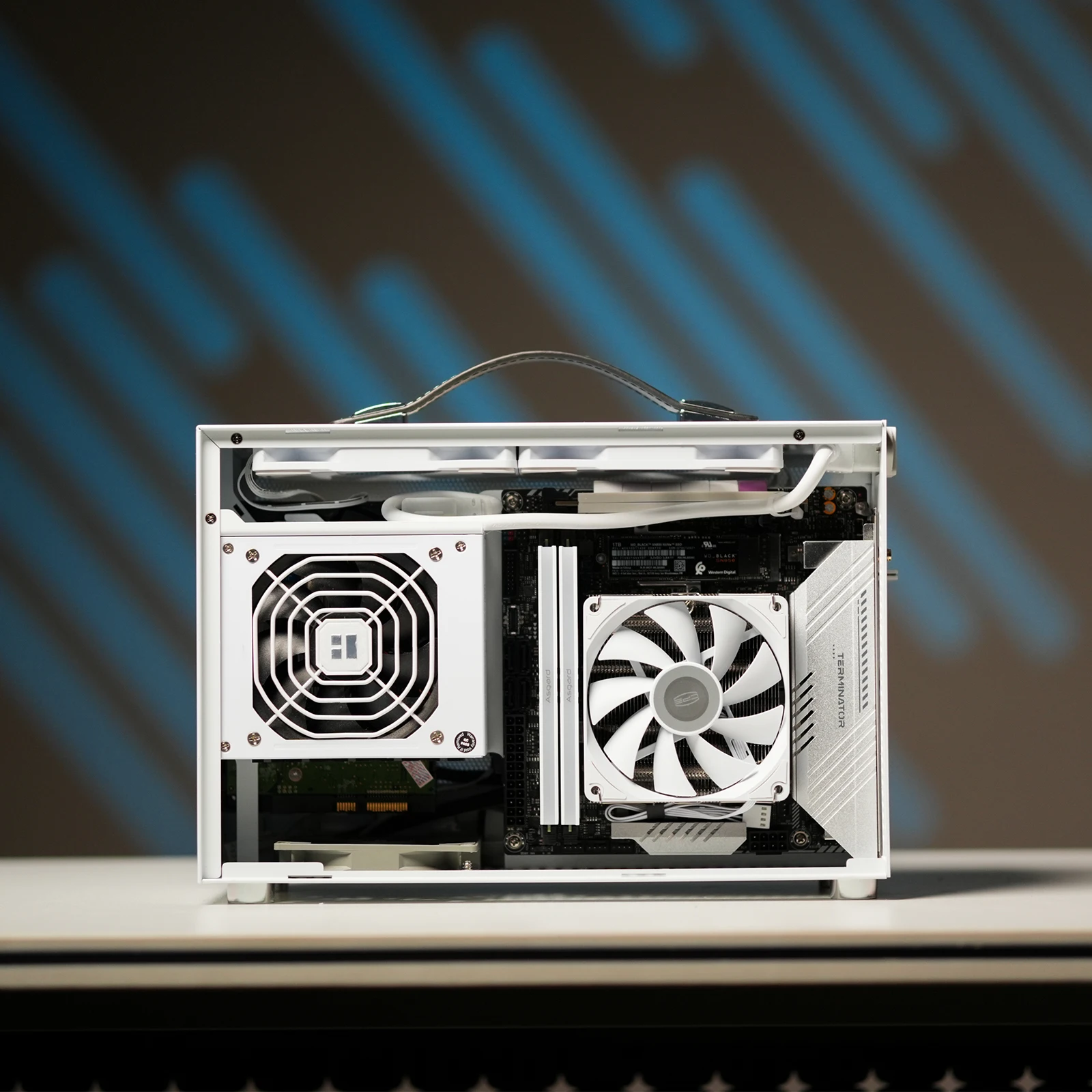 Shiny Snake S300 Pro - 8.5L MESH ITX Chassis - Support 3 Cooling