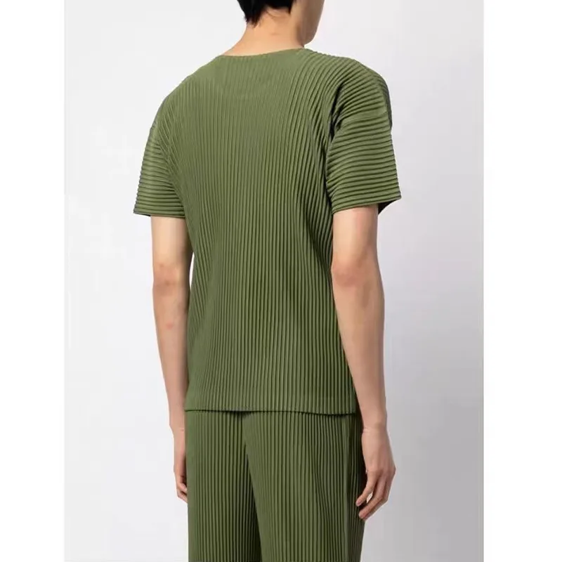 Miyake Pleated Men's T-Shirt Summer New Simple Casual Fashion Versatile Solid Color Round Neck Pullover Loose Non-Iron Top view 4