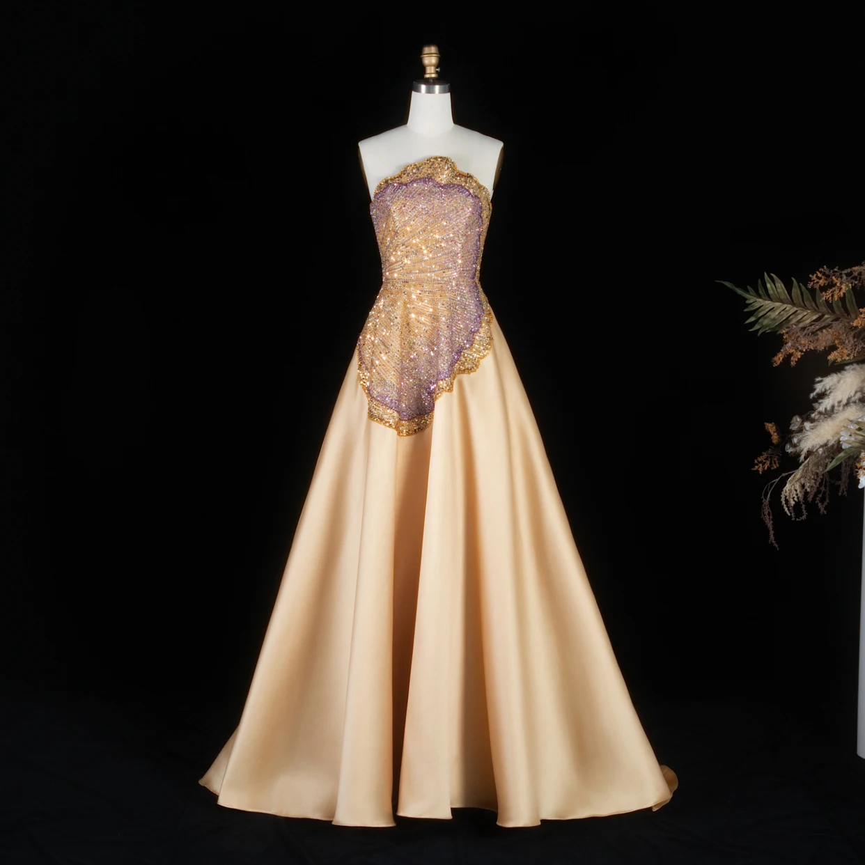 Sharon Said Dubai Luxuriöses Goldfarbenes Trägerloses A-Linien-Abendkleid mit Perlenbesetzten Handschuhen, Damen-Abendkleid SS377 Maßanfertigung – Detail 2