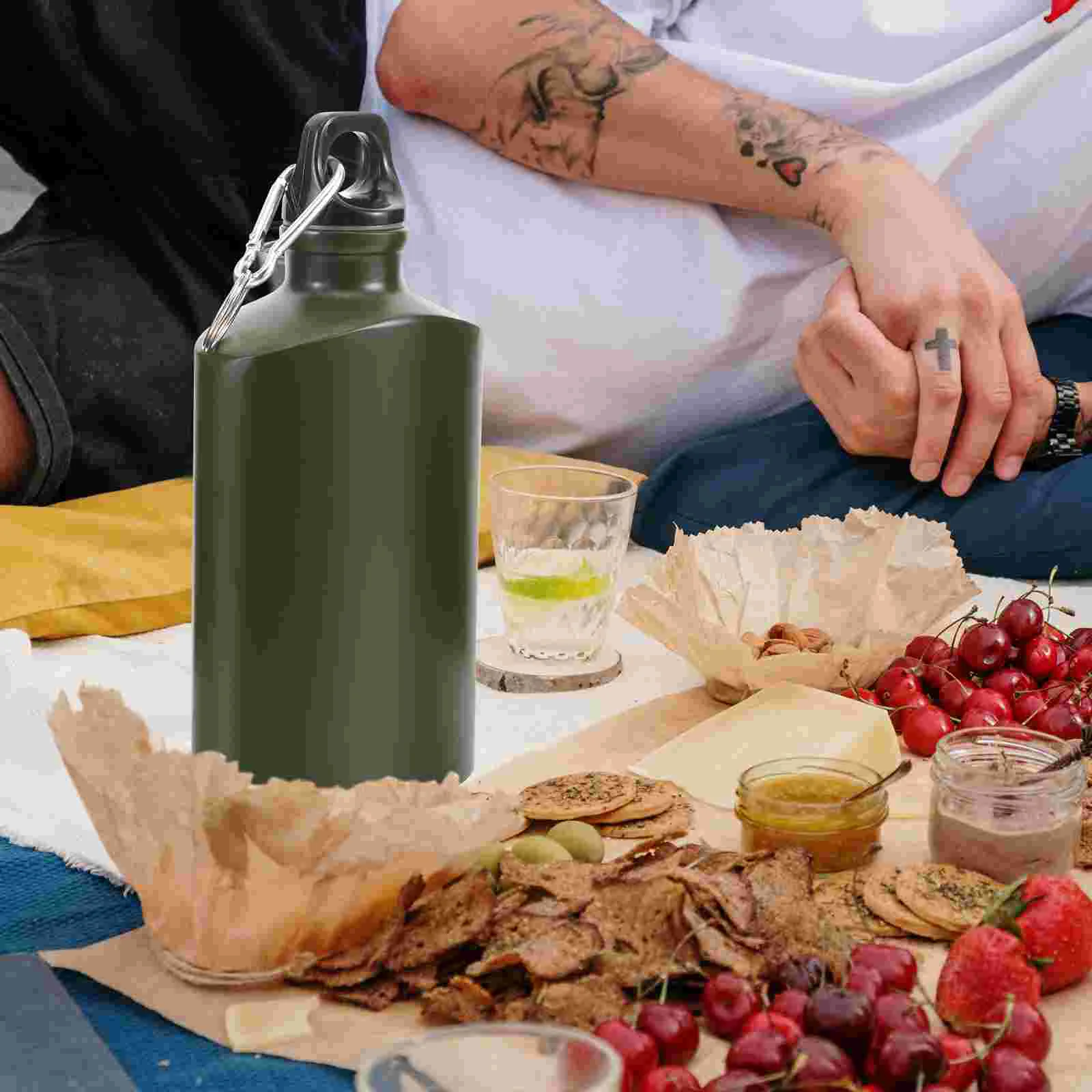 

Outdoor Canteen Portable Water Bottle Camping Bottle Camping Accessory flat water bottle