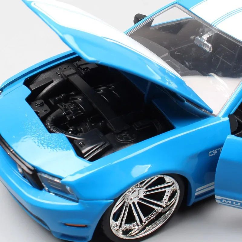 Jada 1:24 2010 Ford Mustang GT muscle sports car Simulation Diecast Car Metal Alloy Model Car Toy for Kids Gift Collection J277