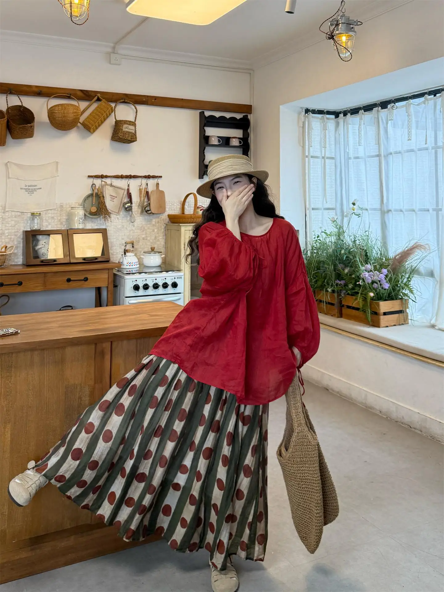 Retro Red Lantern Sleeve Shirt Women's Summer Loose Casual round Neck Slimming Top Korean Style Long Sleeve  Color