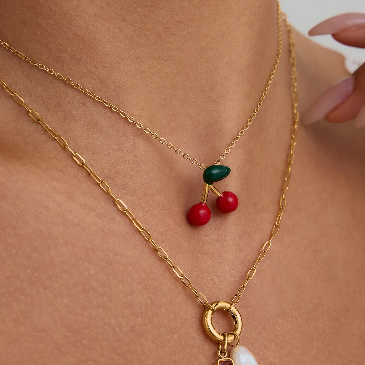 

AIKOER Fashion Cherry Pendant Necklace 18K Gold Color Plated Stainless Steel Red Drip Oil Stackable Necklace Women's Jewelry