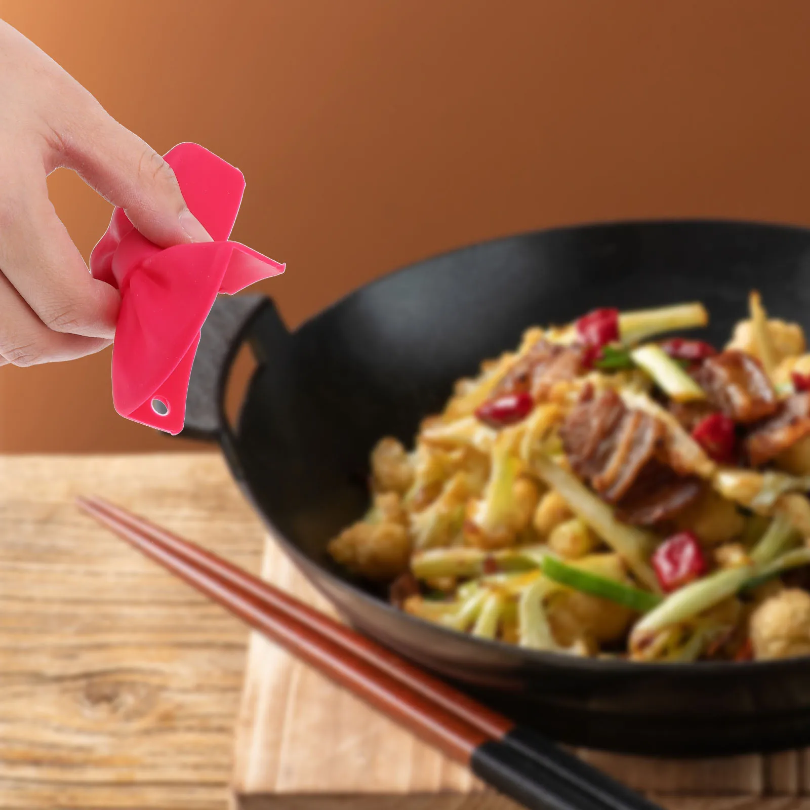 

2 Pairs Kitchen Utensils Insulation Clip Oven Shaped Silica Gel Pot Holders for Heat Resistant