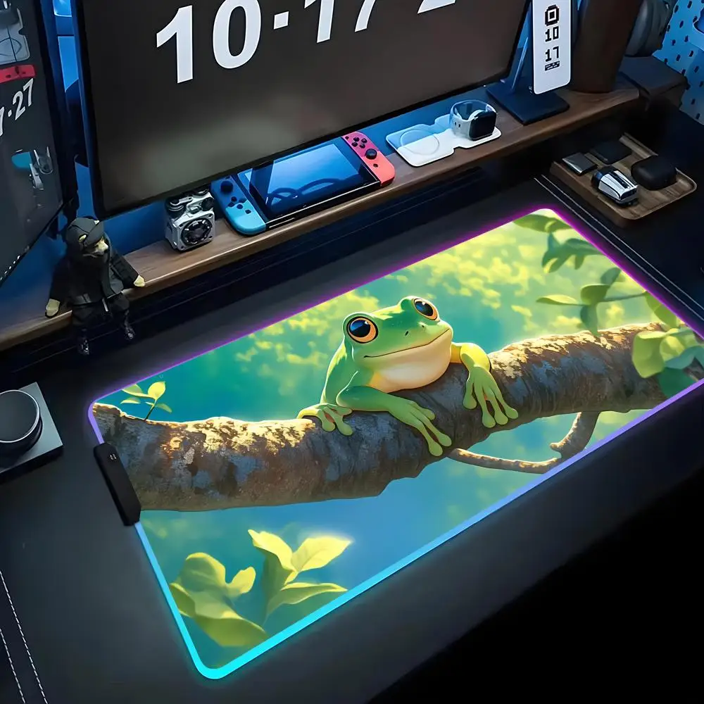 

Коврик для мыши с мультяшной лягушкой, RGB-подсветкой, большой игровой коврик для мыши, светящийся коврик для ПК, настольный коврик для клавиатуры с подсветкой