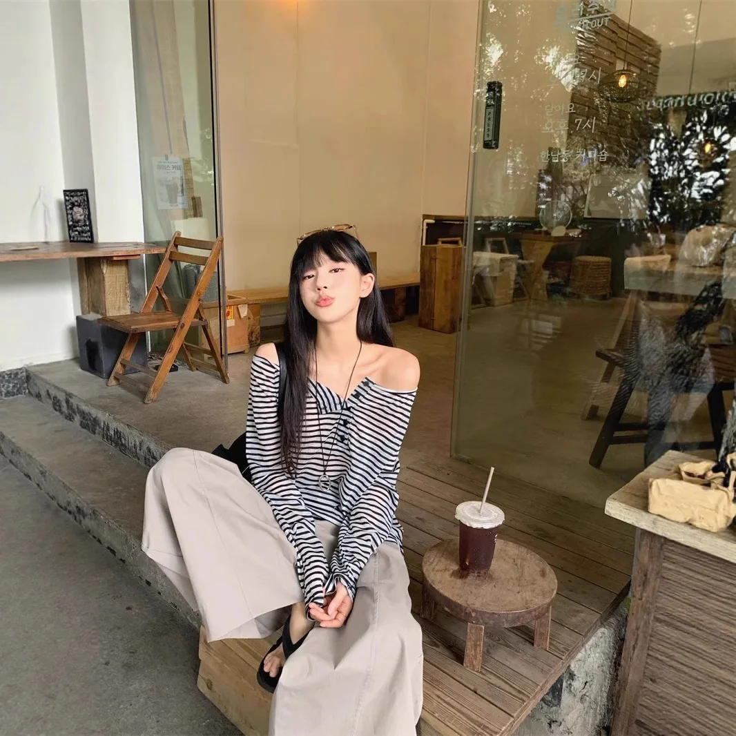 

Striped Slanted Shoulder Long-sleeved T-shirt Women's Summer Lazy Loose Sunscreen Blouse Design Sense Thin Versatile Top