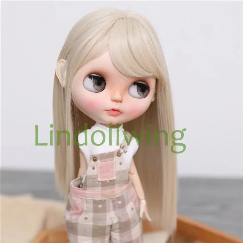 

9-10 inch Blyth Wig Long Light Blonde Straight Hair