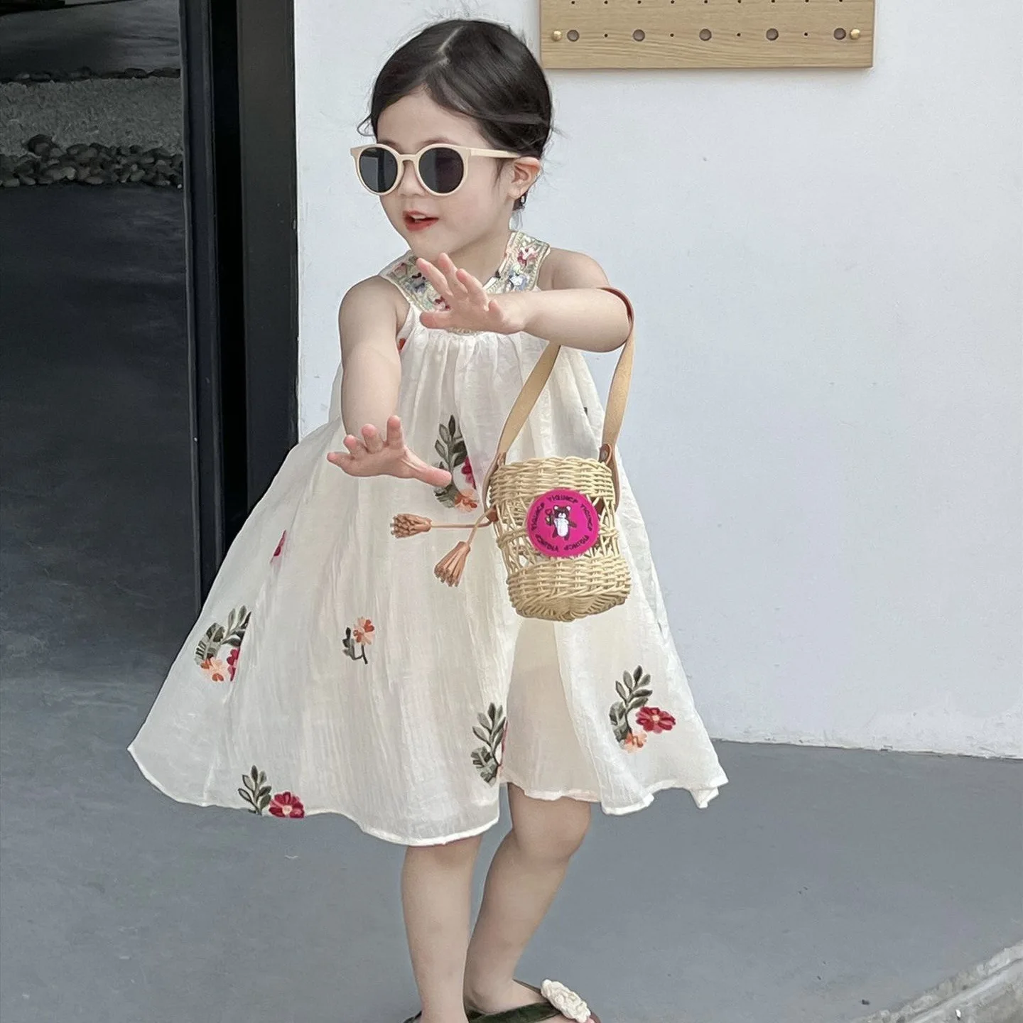 

2025 Summer Children's Clothing Girls' Heavy Industry Embroidery Hanging Neck Dress Tank Top Skirt Ethnic Style Fake Skirt