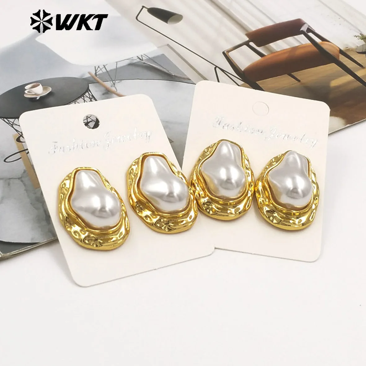 WT-MPE172 Classic Elegant Design 18K Gold Plated Irregular Artificial Pearls Ladies Earrings For All Occasions Matching