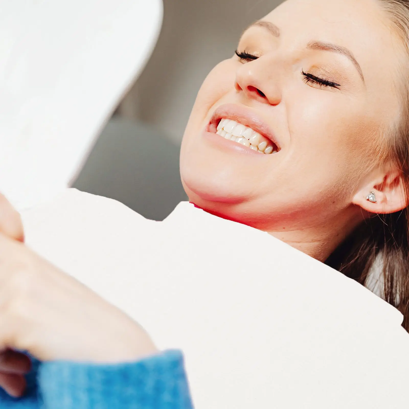 125 個使い捨て歯科耐引裂性軽量 al ケア唾液マットテーブルカバー白使い捨て歯科患者よだれかけ al よだれかけ