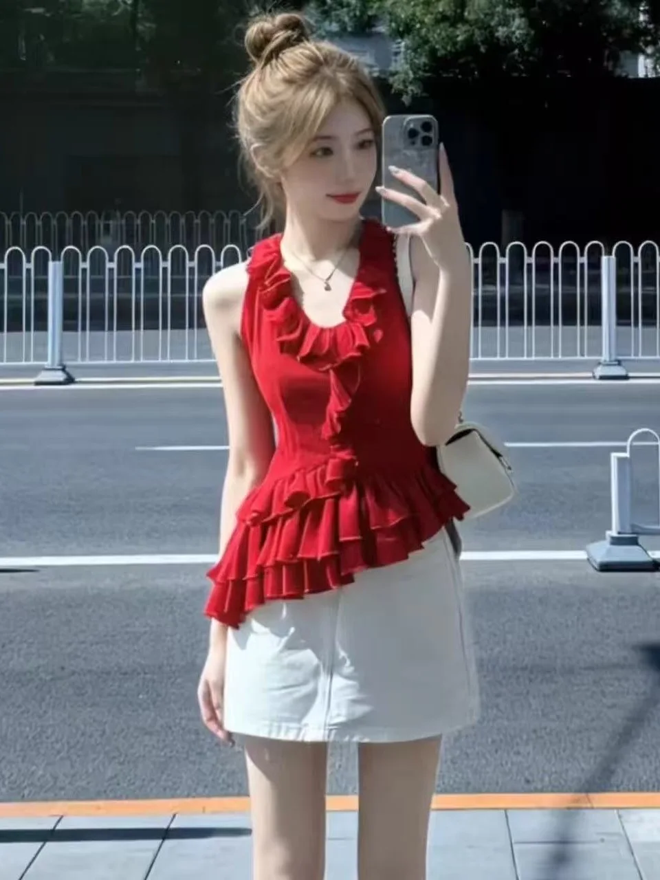 

Summer Vacation Style Red Off-Shoulder Sleeveless White Half Skirt Set Women's Fashion Breathable Short Length High Waist Ens...