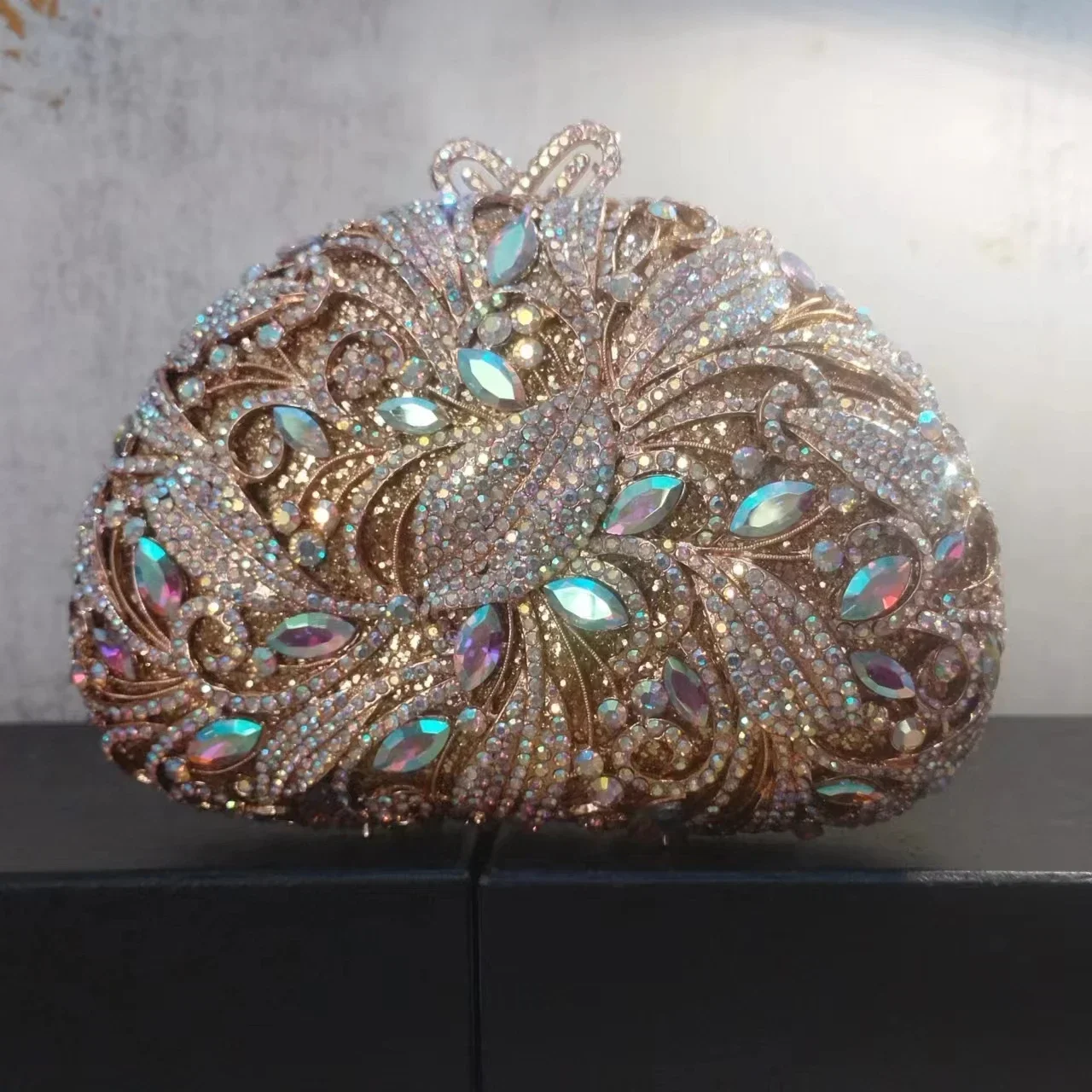 

XIYUAN Women Gold Crystals Clutch Bag Stones Evening Minaudiere Bags Hollow Out Wedding Bridal Purse Diamond day Clutches