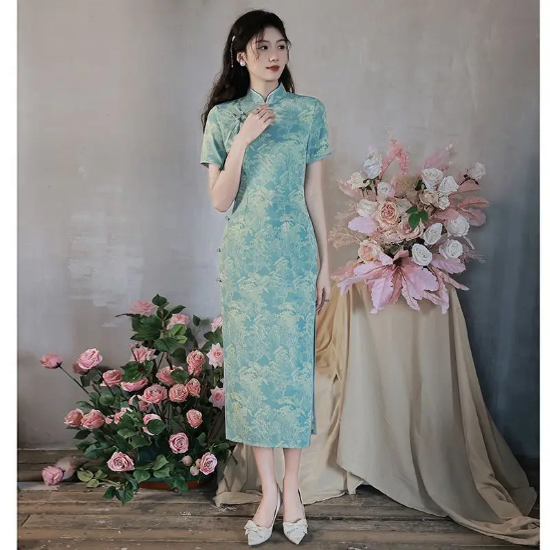 Traditional Green Qipao Modern Romantic Elegant Printed Cheongsam Summer 204 Young Chinese Woman Dresses