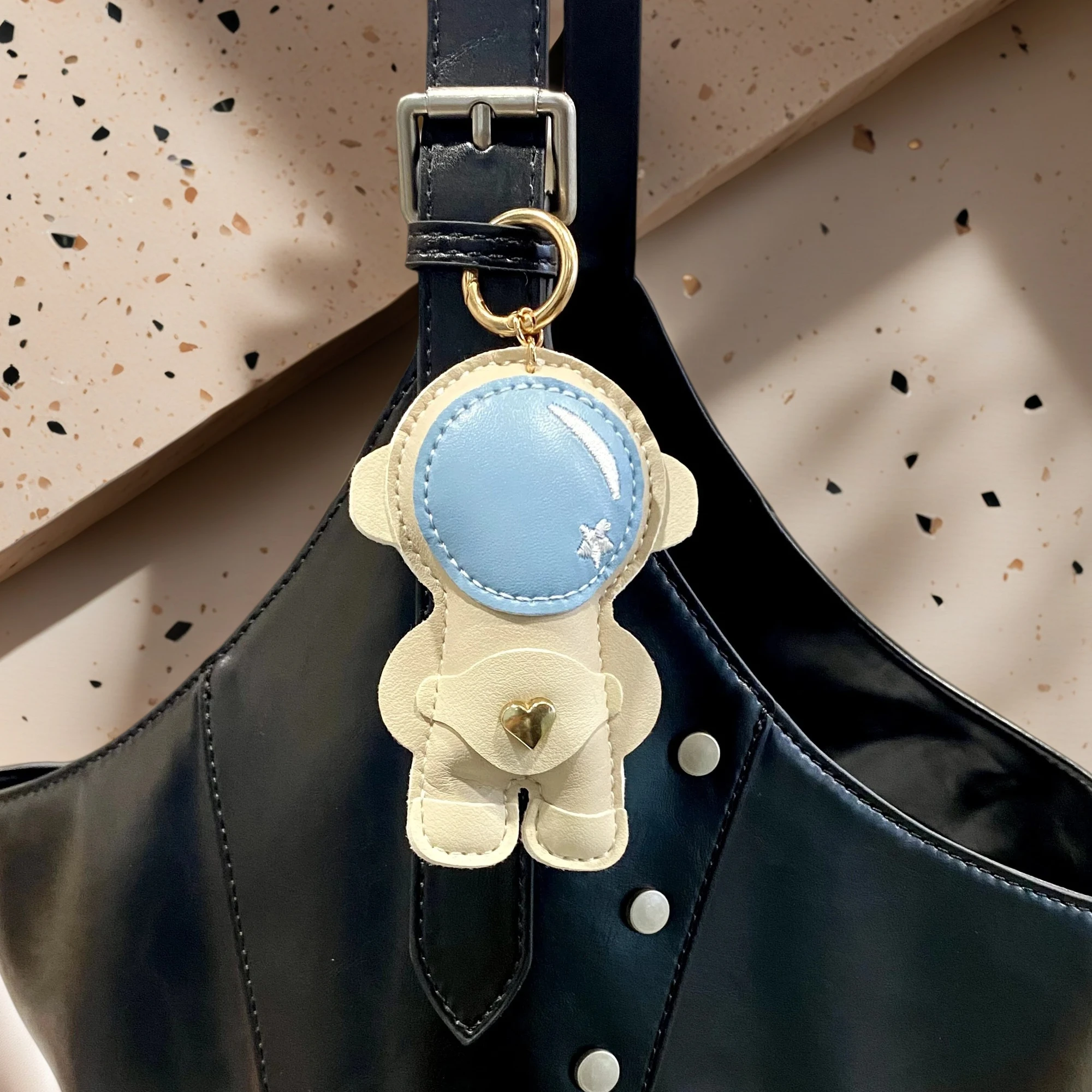 Soft PU Leather Astronaut Keychain, Spaceman Bags Charm Pendant, Stress-Relief Car Keychain, Back-to-School Gift For Kids