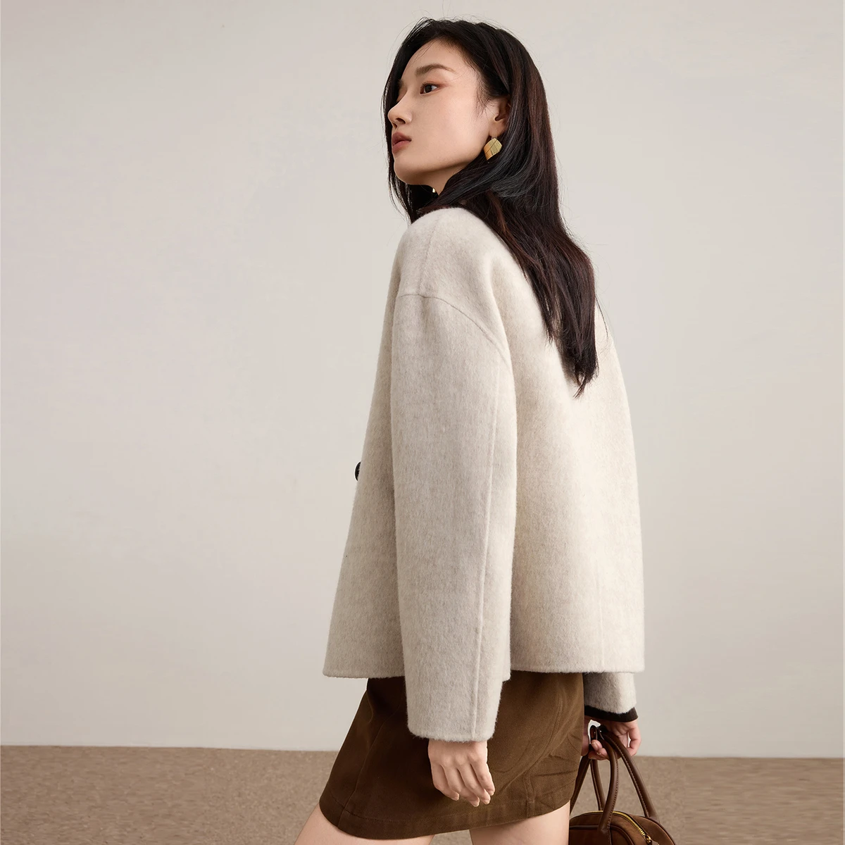 SENTUBILA Women's Wool Coats Solid Notched Long-sleeve Loose-fit Coats 2026 Winter New Double-Faced Wool Short Coat W54OA8777