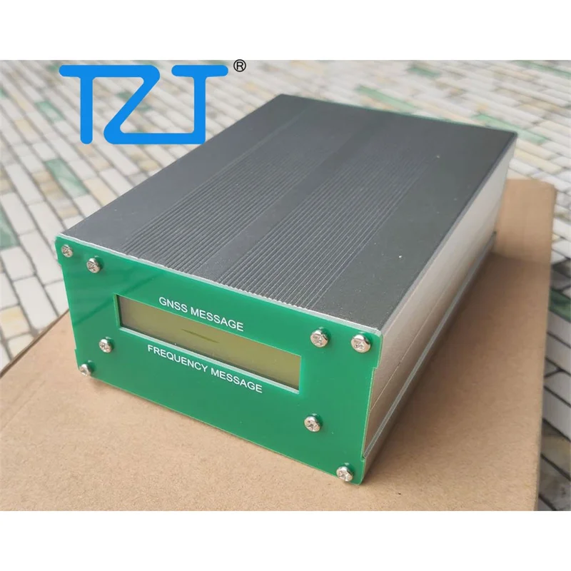

TZT GNSS Дисциплинированный генератор GNSSDO Стандарт частоты 10 МГц (GPS/BDS/GLONASS/GALILEO) с ЖК-дисплеем частоты