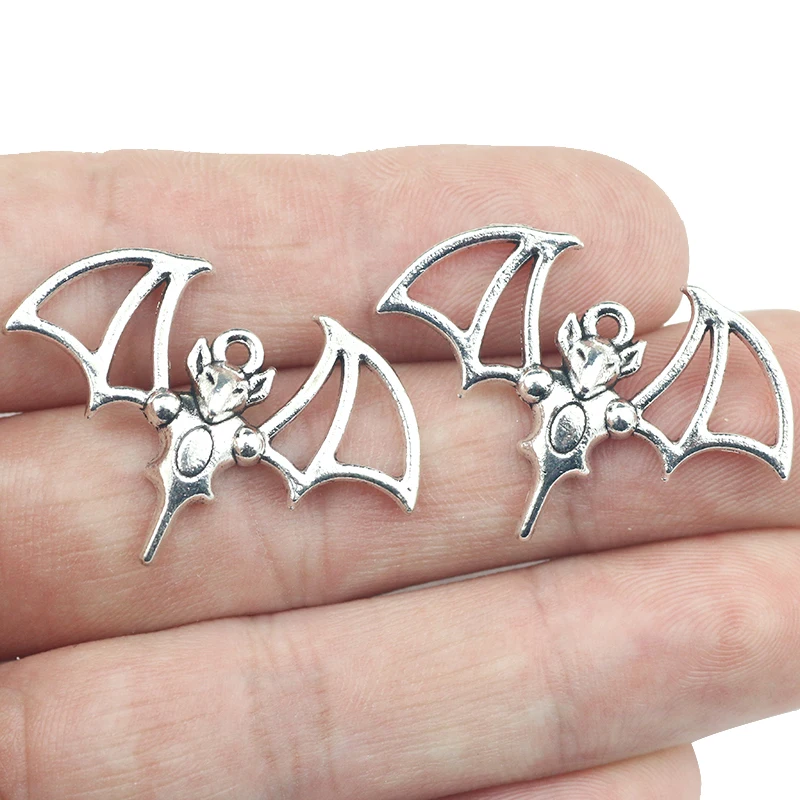 10 pz/lotto 23*33mm scava fuori pipistrello fascino argento antico colore fai da te Holloween Neckalce braccialetto alla ricerca di gioielli