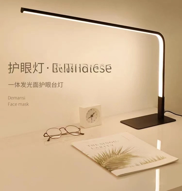 طالب جامعي عنبر حماية العين تعلم ضوء القراءة الخاص لسطح المكتب الناعم